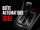 Levier de boîte automatique usée illustrant les principaux signes d'usure d'une transmission automatique avant l'achat d'une voiture d'occasion en Belgique.